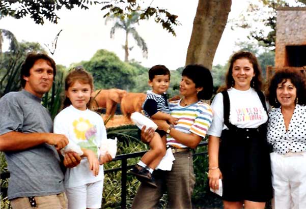 Volézio, a filha Juliana, Eleide com Victor, Mônica (esposa de Volezio) e Lygia no Zoo