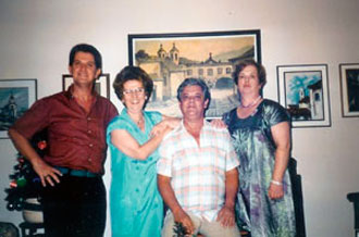 Os irmãos Patrício, Tereza, Nelson e Cecília (filhos de Maria de Lourdes e Nelson).