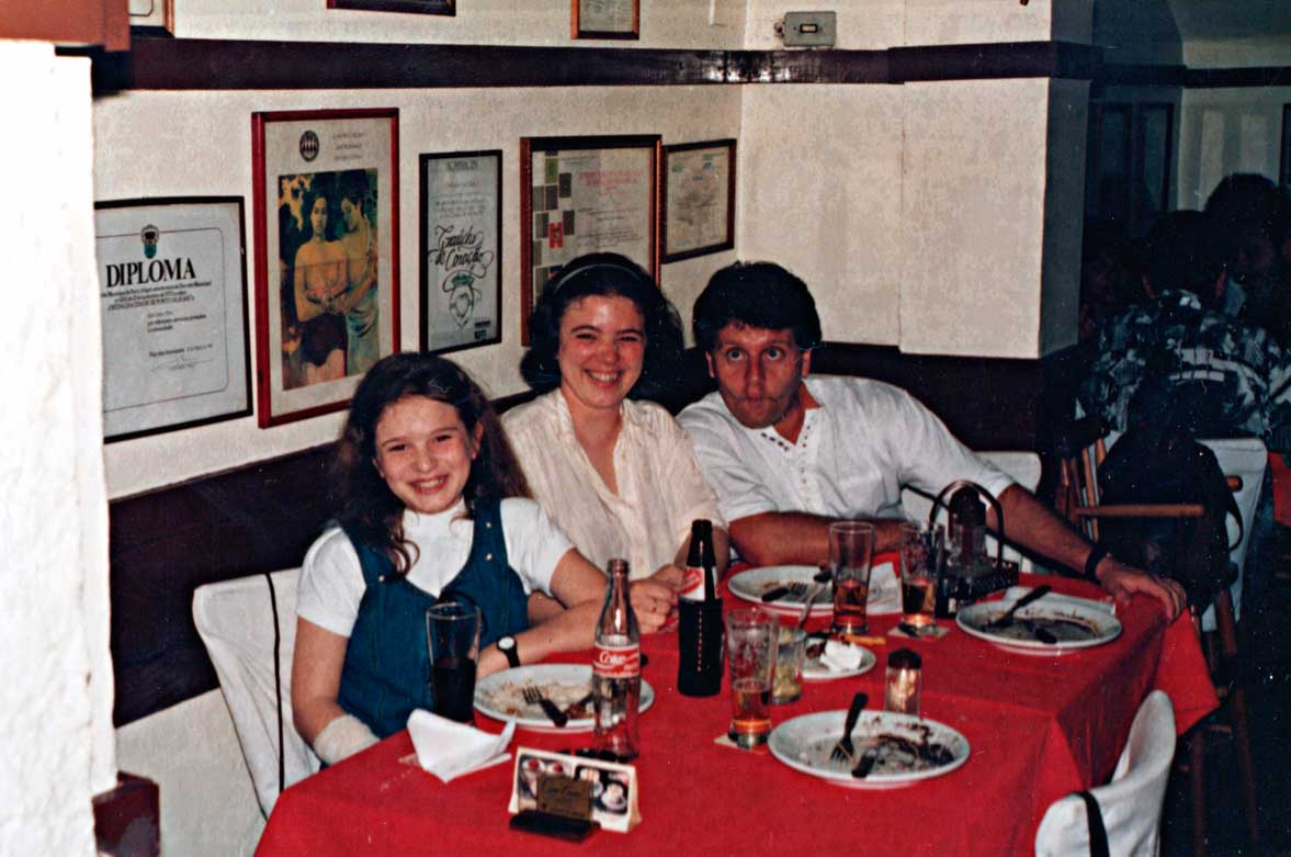 Juliana (filha de Monica), Monica e o primo Reinaldo. (Restaurante Tio Flores - Porto Alegre)