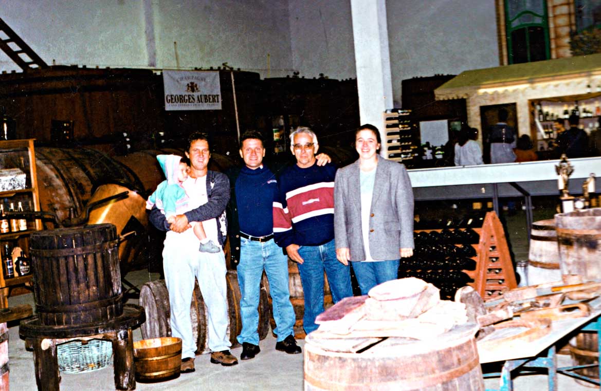 Volezio segurando a filha Rafaela, Reinaldo, Antonio Carlos (Toninho, pai de Monica) e Monica (Garibaldi - Serras Gauchas)