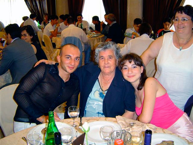 3. Carlo (figlio di Mario e Maria), Lucia Benedetto (nonna di Carlo e mamma di Mario) e Carmela (sorella di Carlo)