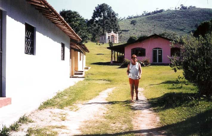 28. Eleide indo pescar no lago do sitio 2008