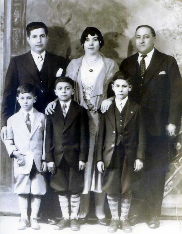 Vincenzo Stávale family (1928)