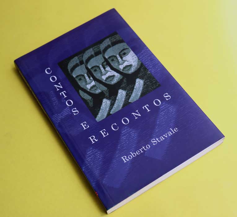 12. Livro 'Contos e Recontos', de autoria de Roberto Stávale (2004)